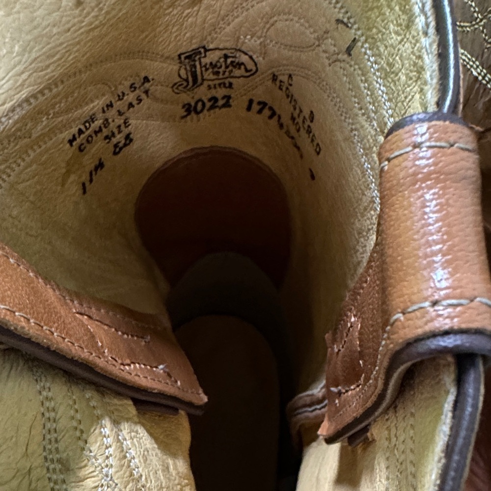 Justin Boots Men's Tan and Brown Western Boots - Picture 5 of 11
